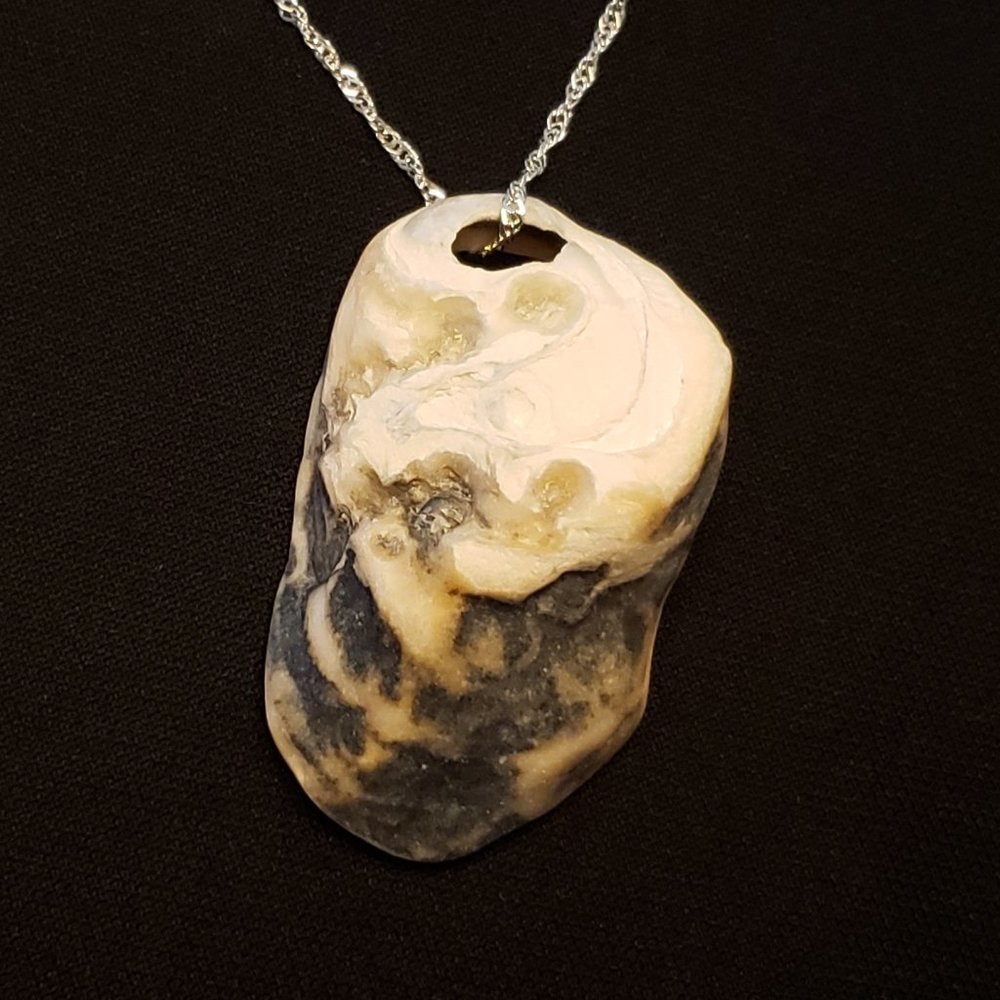 Ocean Treasures Collection artisan shell necklace w/20" 925plated Sterling chain